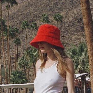 NWOT Wave Bucket Hat - Cherry Terry